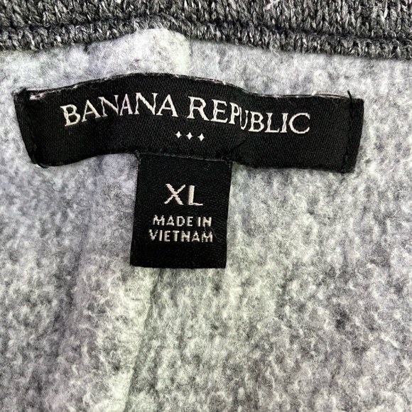 Full sized Banana Republic. Heather Gray, trimmed in dark gray. 2 pockets. XL. - Picture 5 of 5
